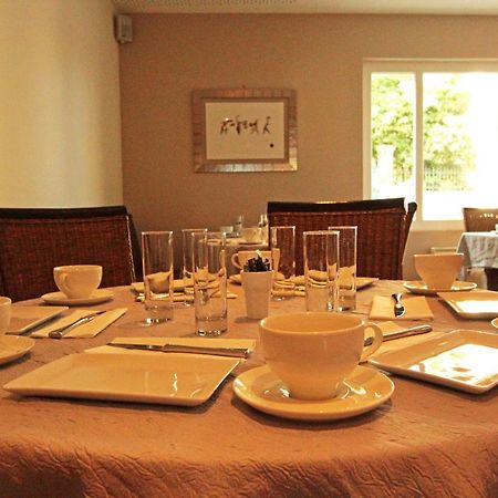 Отель Logis Auberge Cote Jardin Лезиньян-Корбьер Экстерьер фото