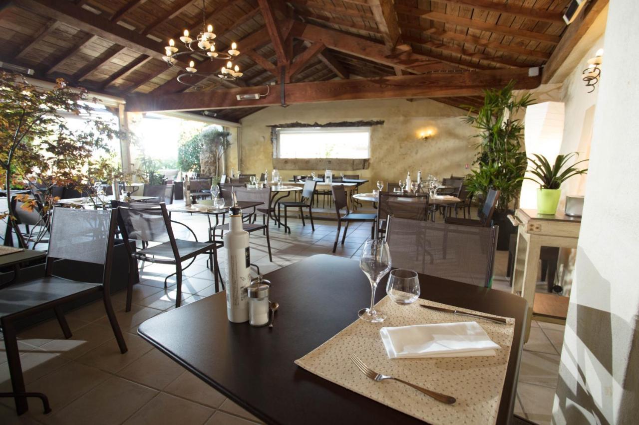 Отель Logis Auberge Cote Jardin Лезиньян-Корбьер Экстерьер фото